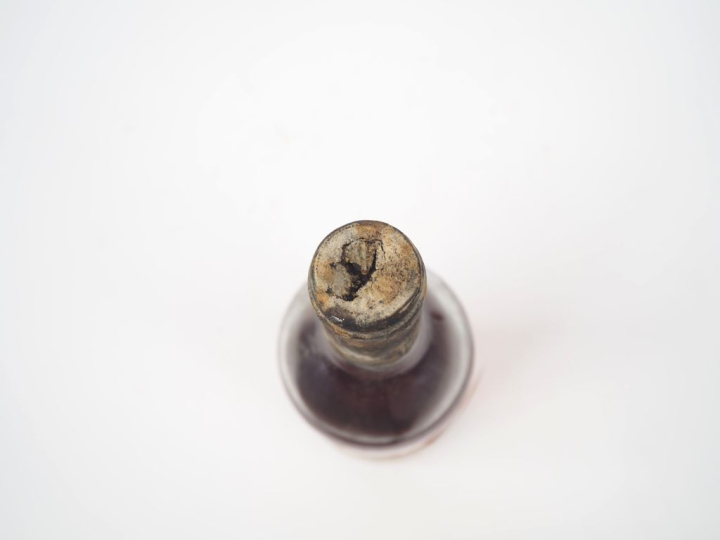 1 VIEILLE BOUTEILLE EAU DE VIE DE PRUNE DE MOUTON ROTHSCHILD - VIDANGE