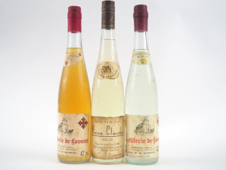Vente aux enchères 3 BOUTEILLES EAU DE VIE : 1 REINE CLAUDE NUSBAUMER 45 % / 1 D'ORIGINE 