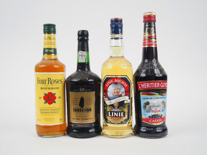 4 BOUTEILLES : 1 CRÈME DE CASSIS DE DIJON / 1 LINIE AQUAVIT/ 1 PORTO S