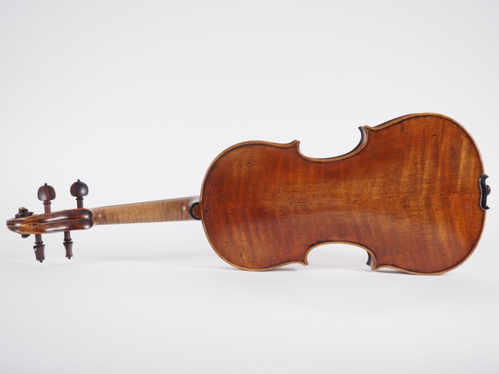 Violon fait en Allemagne portant l'étiquette apocryphe : Francesco Rug