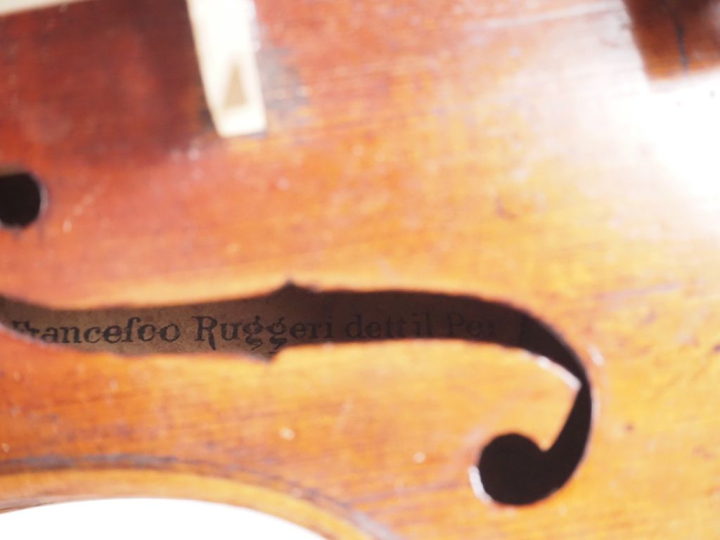 Violon fait en Allemagne portant l'étiquette apocryphe : Francesco Rug