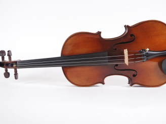 Vente aux enchères Violon fait dans les ateliers JTL portant l'étiquette Carlo Bergonzi v