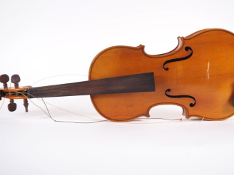 Vente aux enchères Violon d'étude fait à Mirecourt portant l'étiquette F. Breton lutherie