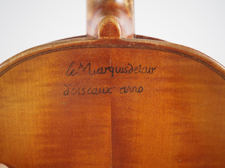 Violon fait à Mirecourt dans les ateliers Laberte Humbert modèle Marqu