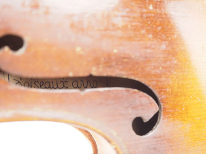 Violon fait à Mirecourt dans les ateliers Laberte Humbert modèle Marqu