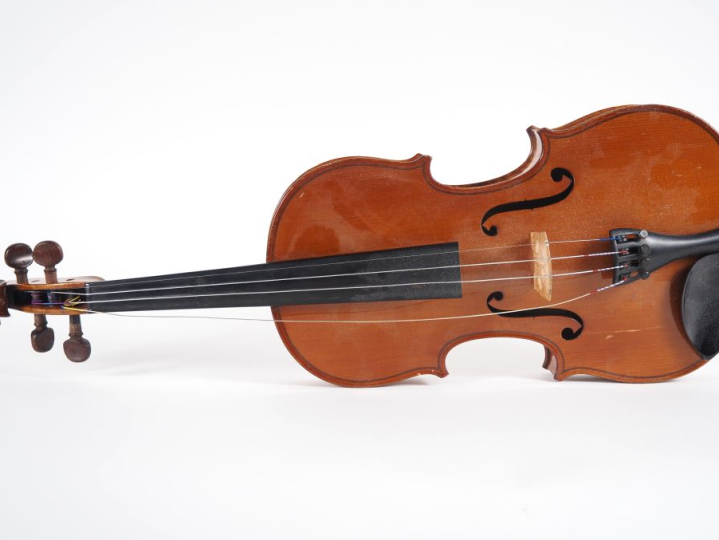 Violon fait dans les ateliers Laberte Humbert à Mirecourt portant l'ét
