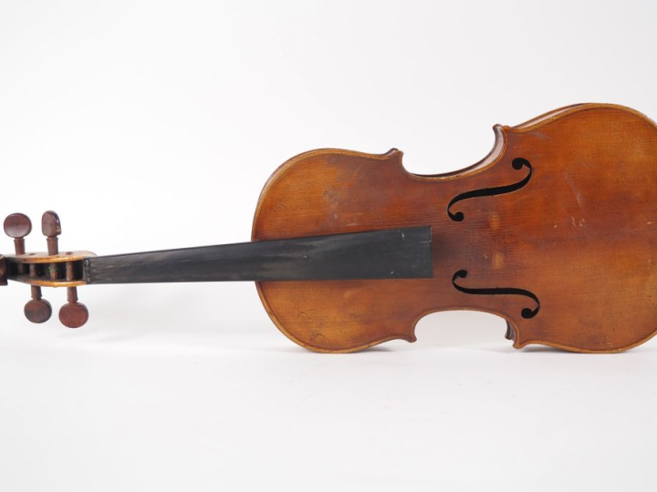 Violon 3/4 fait en Allemagne vers 1920. Dim. 335 mm ( à monter, en bon