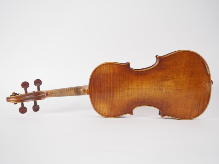 Violon 3/4 fait en Allemagne vers 1920. Dim. 335 mm ( à monter, en bon