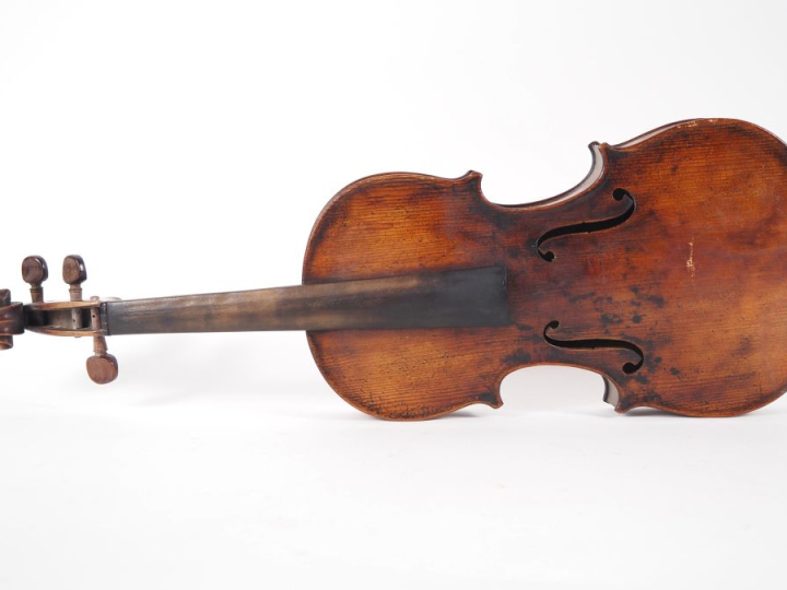 Vieux violon Français portant l'étiquette apocryphe "Alessandro Gallia