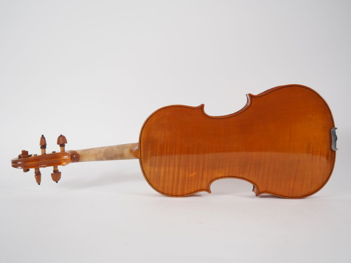 Violon fait à Mirecourt vers 1930. Dim. 361 mm (prêt à jouer, en bon é