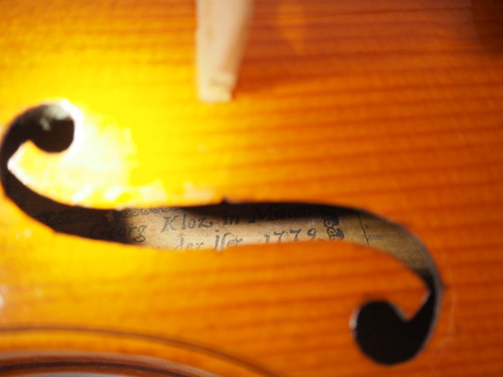 Violon fait à Mirecourt vers 1930. Dim. 361 mm (prêt à jouer, en bon é