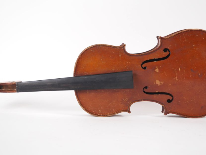 Violon 3/4 fait à Mirecourt vers 1920. Dim. 334 mm ( à monter,en bon é