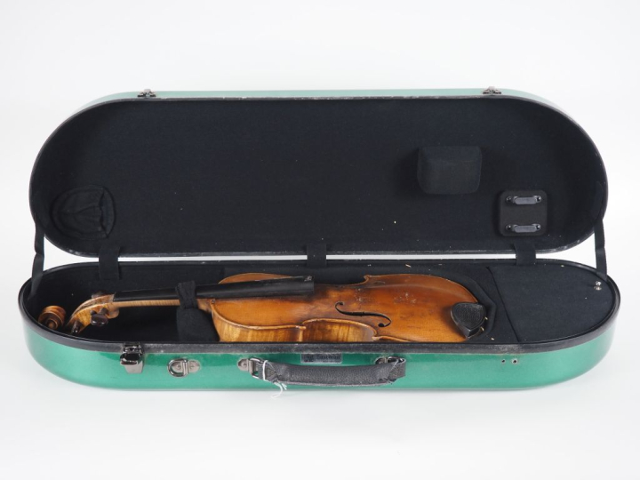 Violon fait en Allemagne sans étiquette vers 1910. Dim. 358 mm ( à res