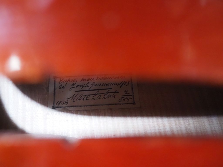 Très beau violoncelle fabriqué par Marc Laberte. A appartenu à M. Guir
