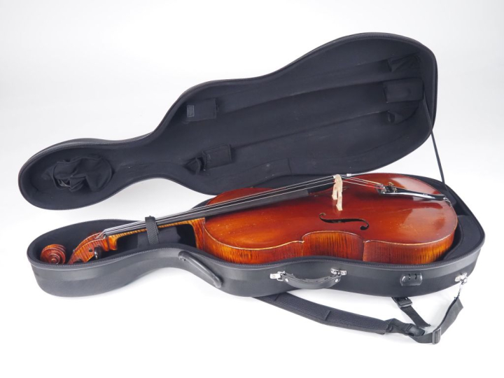 Très beau violoncelle fabriqué par Marc Laberte. A appartenu à M. Guir