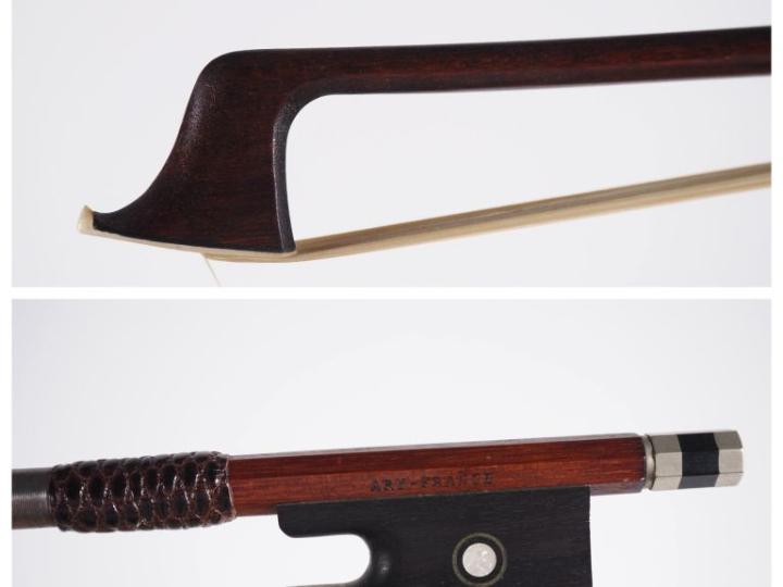 Archet d'étude de violon signé ARY France  en pernambouc. Poids. 62 g 