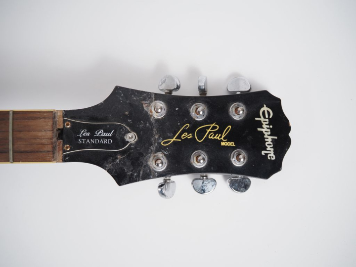 LES PAUL. Guitare électrique Epiphone standad. (Restaurée).  On y join