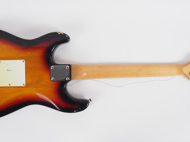 LES PAUL. Guitare électrique Epiphone standad. (Restaurée).  On y join