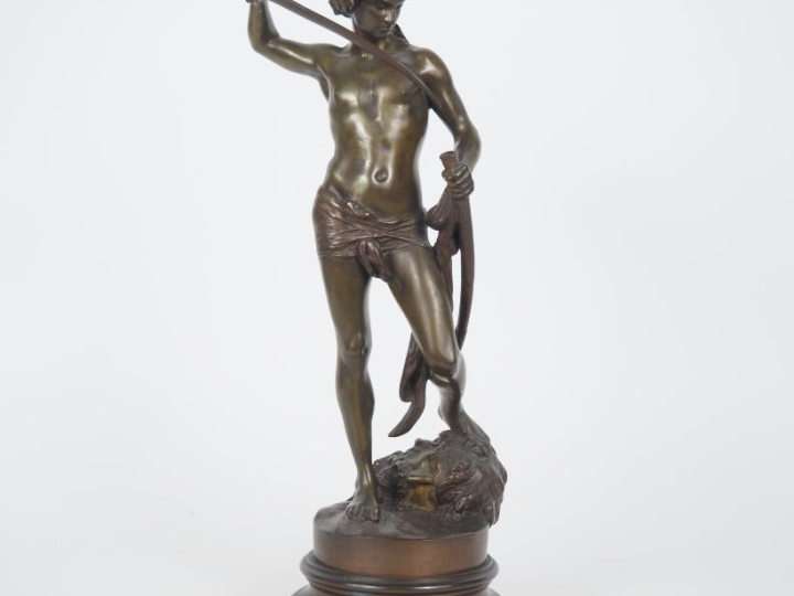 GOSSIN.  "David' Sculpture en bronze à patine brune Signée H. 43 cm