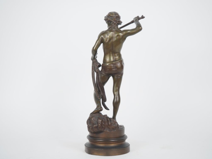 GOSSIN.  "David' Sculpture en bronze à patine brune Signée H. 43 cm