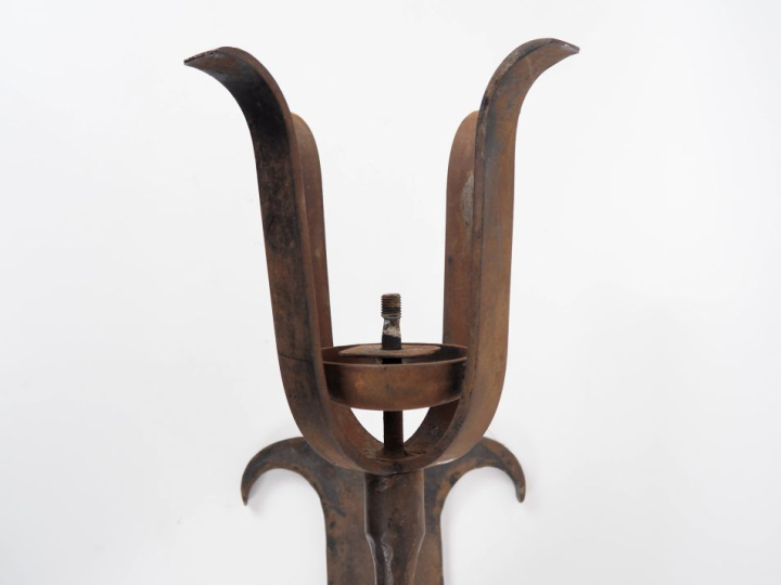 Applique porte torchère en fer forgé. H. 80,5 cm