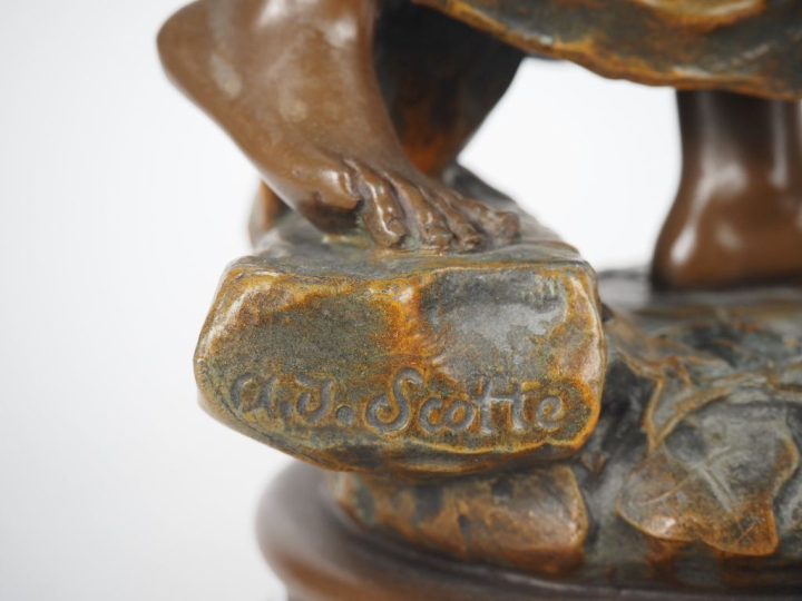 A. J. SCOTTE.  "retour de source" Sculpture en régule polychrome Signé