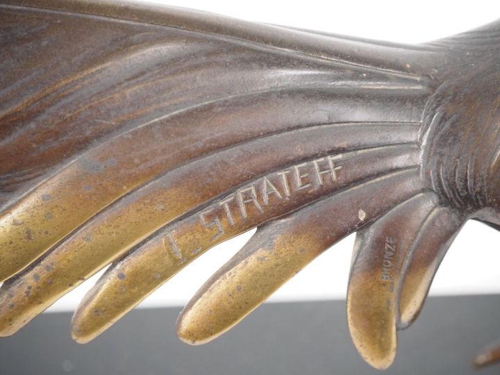 STRATEFF.  "coq de bruyère" Sculpture Art Déco en bronze sur un socle 