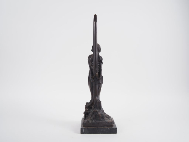 VILLANIS. (d'après) "la jeune enchainée" Sculpture en bronze à patine 