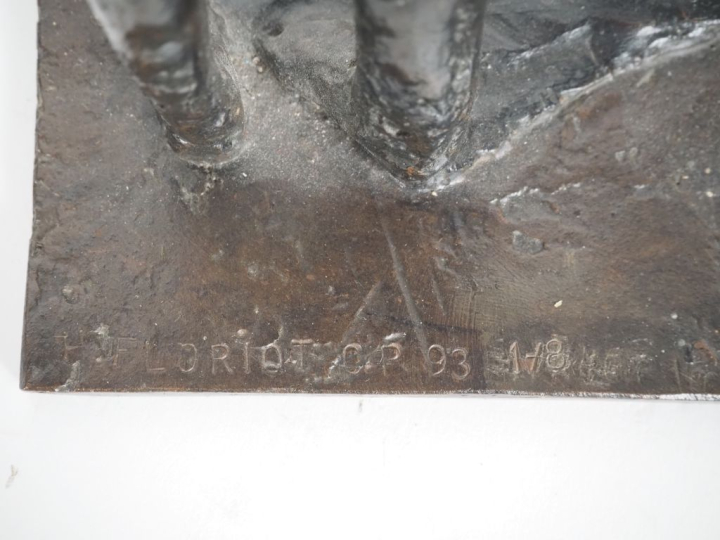 H. FLORIOT.  "jeune femme et son ombre" Sculpture en bronze à patine b