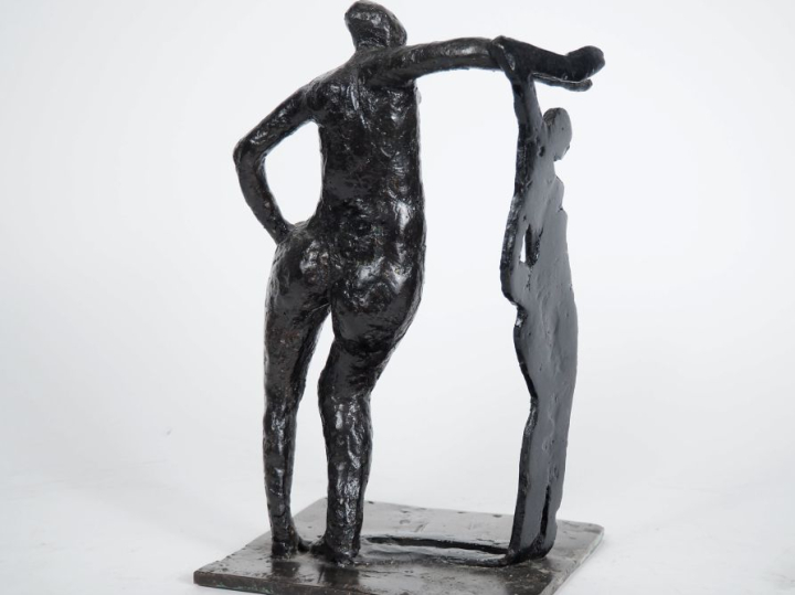 H. FLORIOT.  "jeune femme et son ombre" Sculpture en bronze à patine b