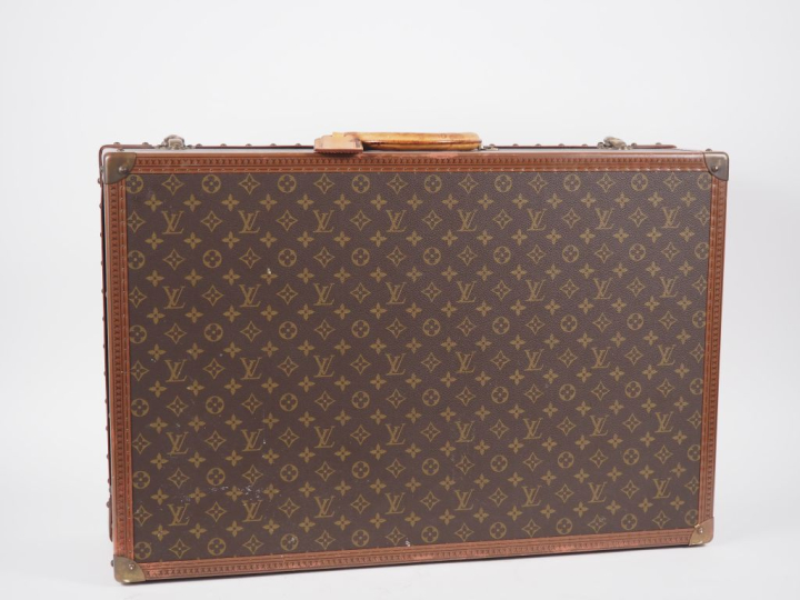 Louis VUITTON. Valise rigide Loziné Alzer, avec son plateau intérieur 