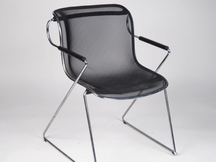 Charles POLLOCK.  Fauteuil "pénélope" en métal et métal chromé.