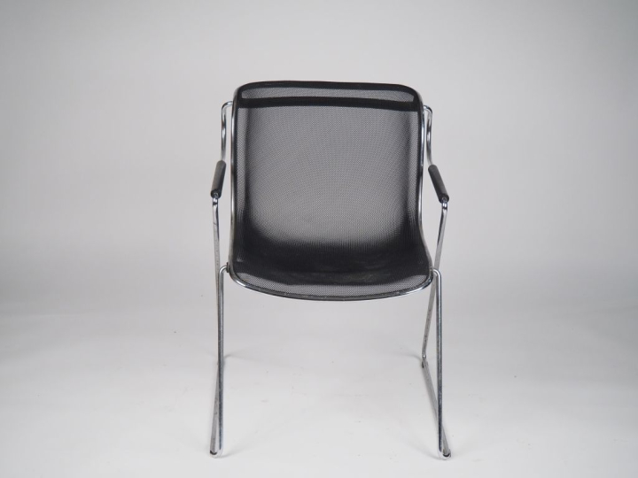 Charles POLLOCK.  Fauteuil "pénélope" en métal et métal chromé.