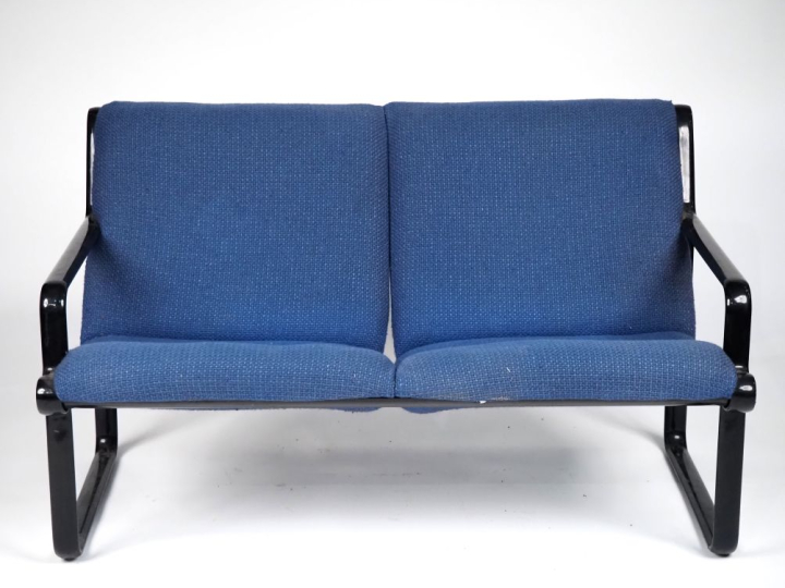 Bruce HANNAH et Andrew MORRISON pour KNOLL.  Banquette en métal et tis