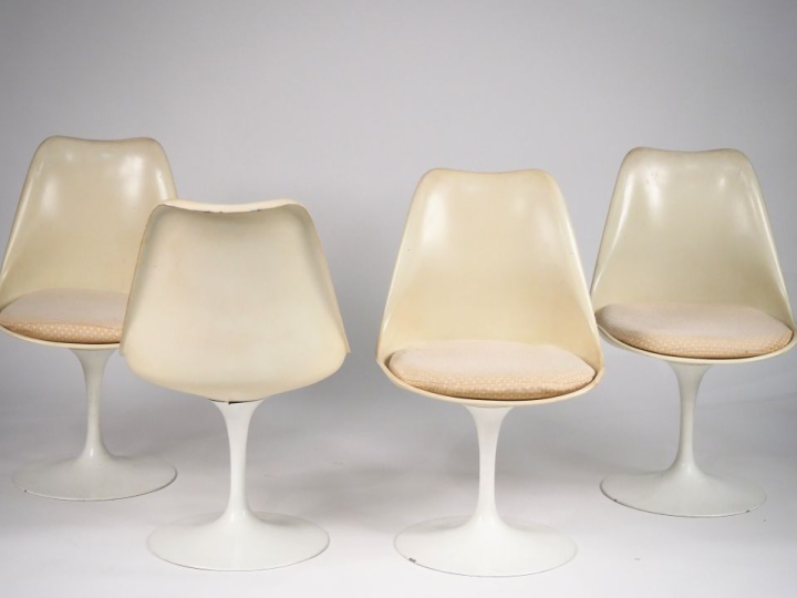 SAARINEN pour KNOLL.  4 "tulip chair"  Signées (usures)