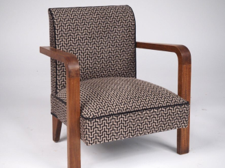 Vente aux enchères Fauteuil pour enfant Art Déco, garniture de tissu à motifs géométrique