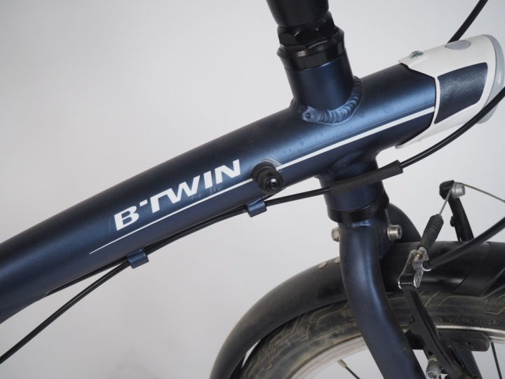 Vélo de ville pliant Tilt 500, avec son panier, très bel état