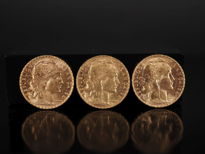 Trois pièces de 20 Francs or, République Française, 1908.  FRAIS ACHET