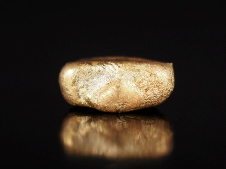 Petite pépite en or jaune 750. Poids. 1,52 g