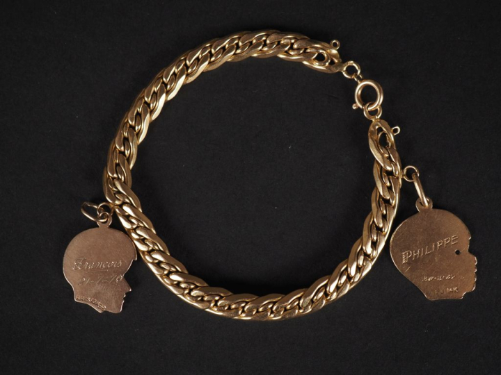 Bracelet souple en or jaune 750, maille plate fantaisie, agrémenté de 