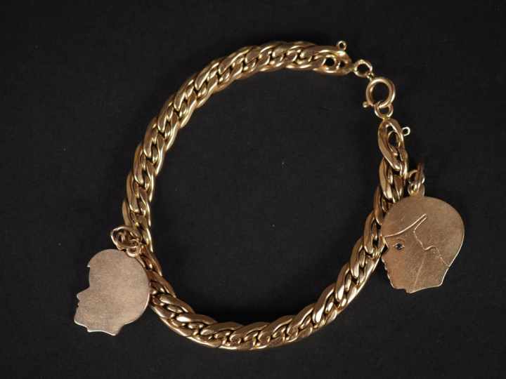 Bracelet souple en or jaune 750, maille plate fantaisie, agrémenté de 