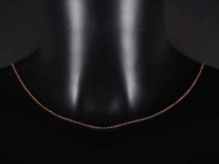 Chaine en or jaune 750, maille ronde forçat.  Long. 45 cm Poids. 2,64 