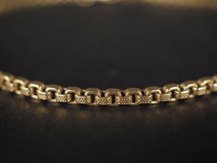 Bracelet souple en or jaune 750, maille venitienne.  Long. 18 cm Poids