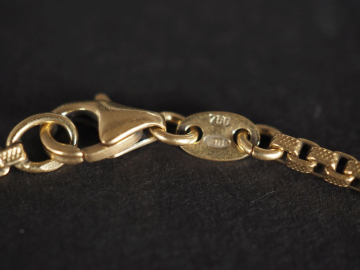 Bracelet souple en or jaune 750, maille venitienne.  Long. 18 cm Poids