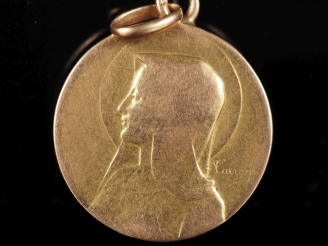 Vente aux enchères Médaille religieuse en or jaune 750, figurant la Sainte Vierge de prof