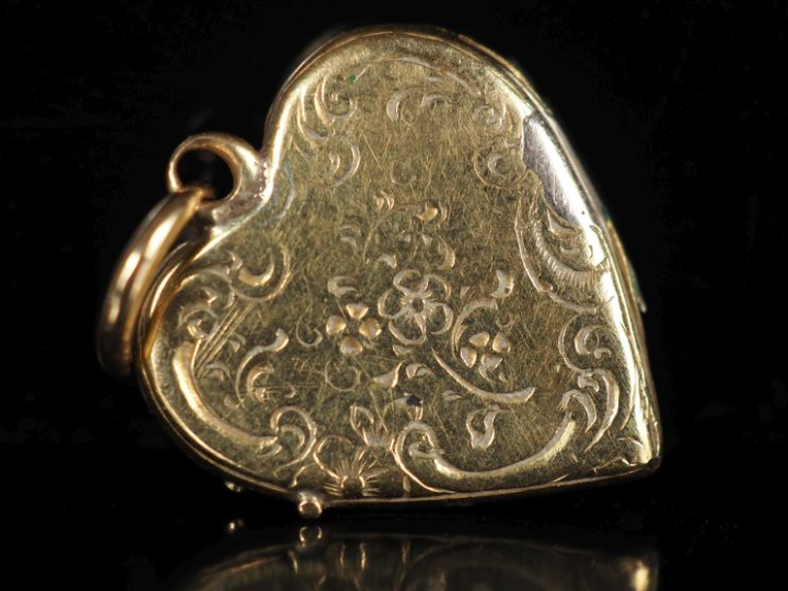 Petit pendentif porte-photo en forme de cœur en or jaune 750, à décor 