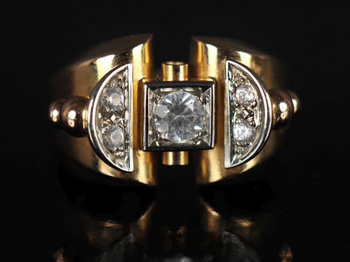 Bague tank de style 1940 en or jaune 750, sertie de pierres à l'imitat