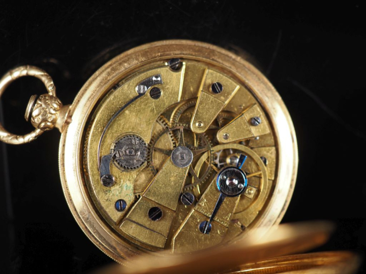 M.BOLVILLER à Genève Montre aveugle Napoléon III en or jaune 750. Cadr