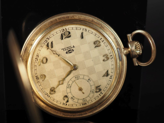 Vente aux enchères TEUTONIA Montre savonnette aveugle de style Art déco en or jaune 585. 