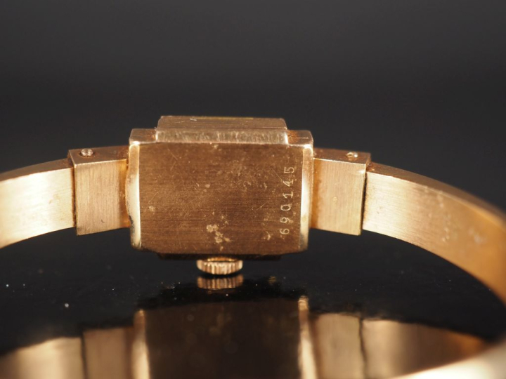 ZENITH Montre bracelet de dame 1940 à secret, boitier et bracelet en o